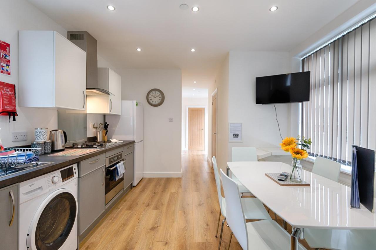Eaton House 2 - Tv In Every Bedroom! Swansea Exterior photo