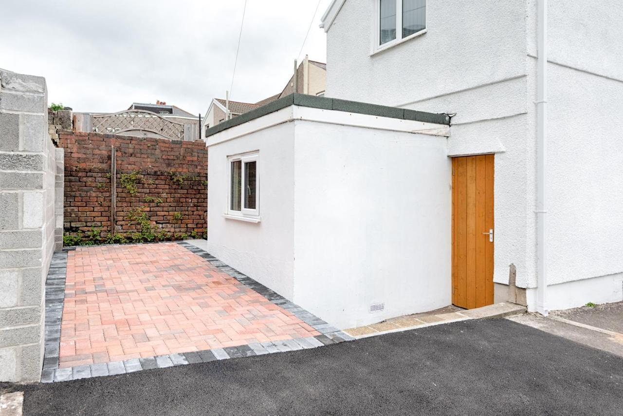Eaton House 2 - Tv In Every Bedroom! Swansea Exterior photo