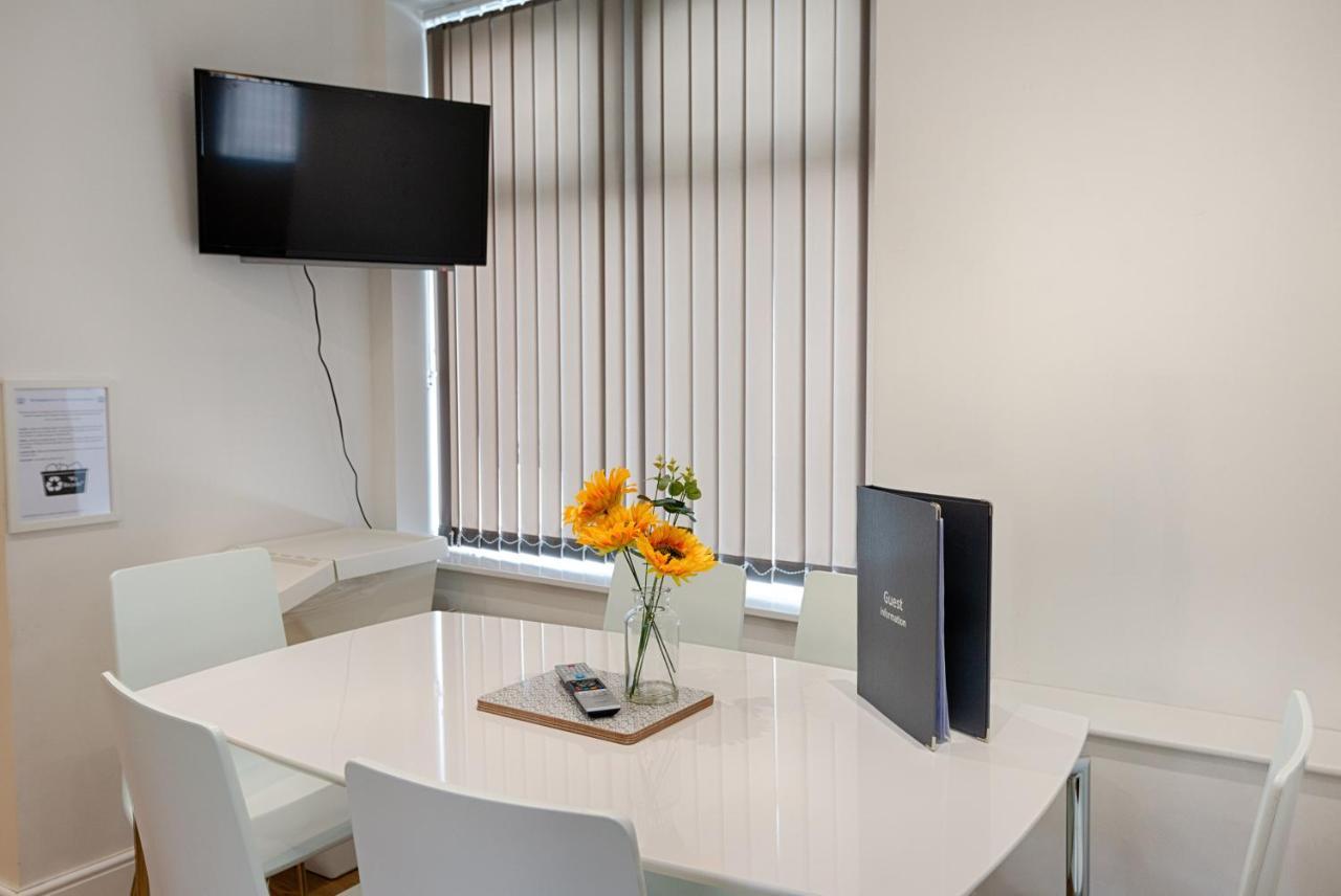 Eaton House 2 - Tv In Every Bedroom! Swansea Exterior photo